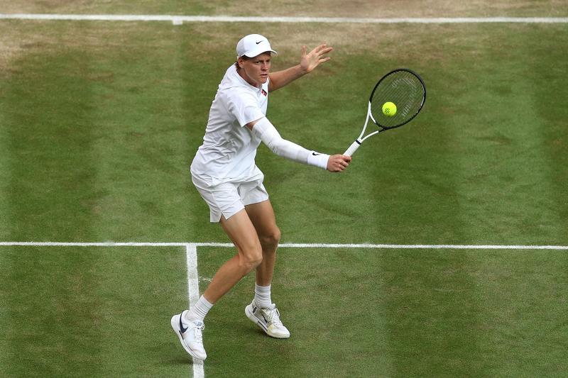 Jannik Sinner su SuperTennis: il Giorgio Armani Tennis Classic in esclusiva