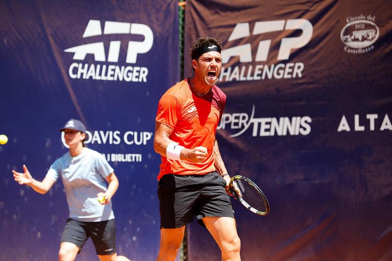 Cecchinato batte Bondioli e centra i quarti a Parma