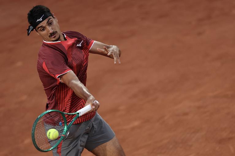 Lorenzo Sonego colpisce di diritto (foto Getty Images)