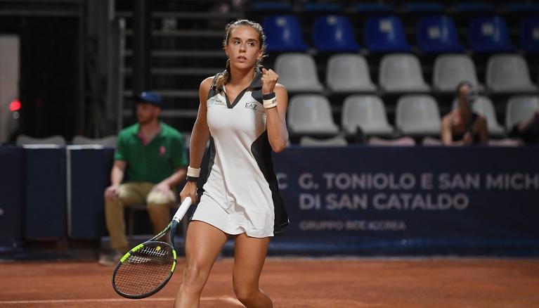 Lucia Bronzetti esulta (foto Ufficio stampa PLO)