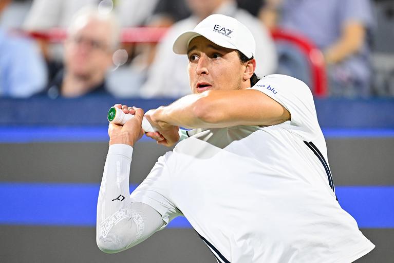 Luciano Darderi in azione al National Bank Open, l'ATP Masters 1000 di Montreal (Getty Images)