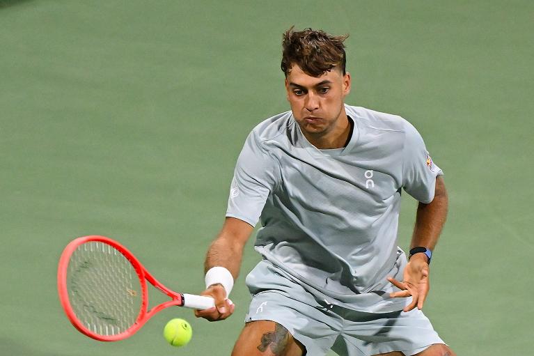 Flavio Cobolli in azione (foto Getty Images)