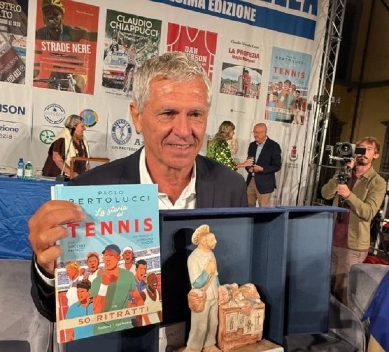 Vincenzo Martucci vincitore con Paolo Bertolucci del Premio Bancarella Sport 2026
