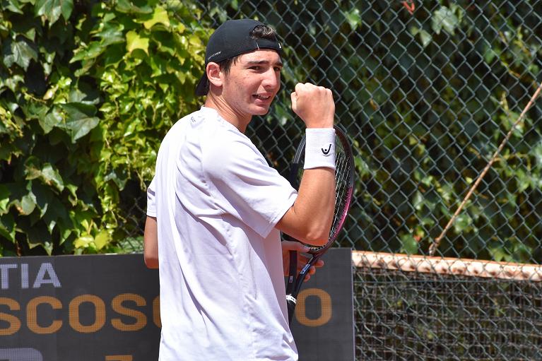 Mattia Pescosolido esulta