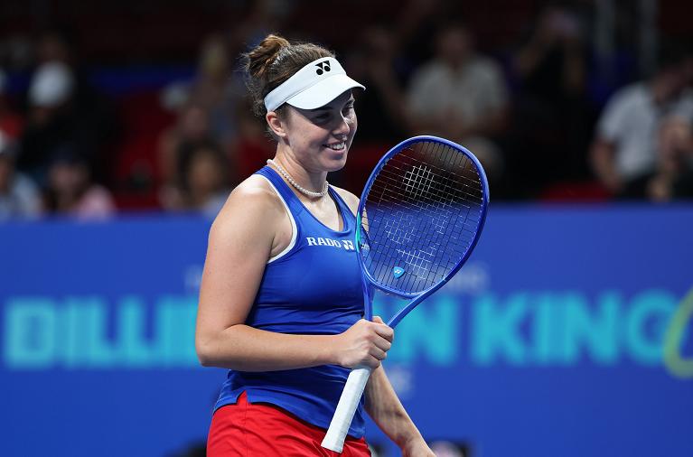 Linda Noskova sorridente dopo il match in Billie Jean King Cup (Getty Images)