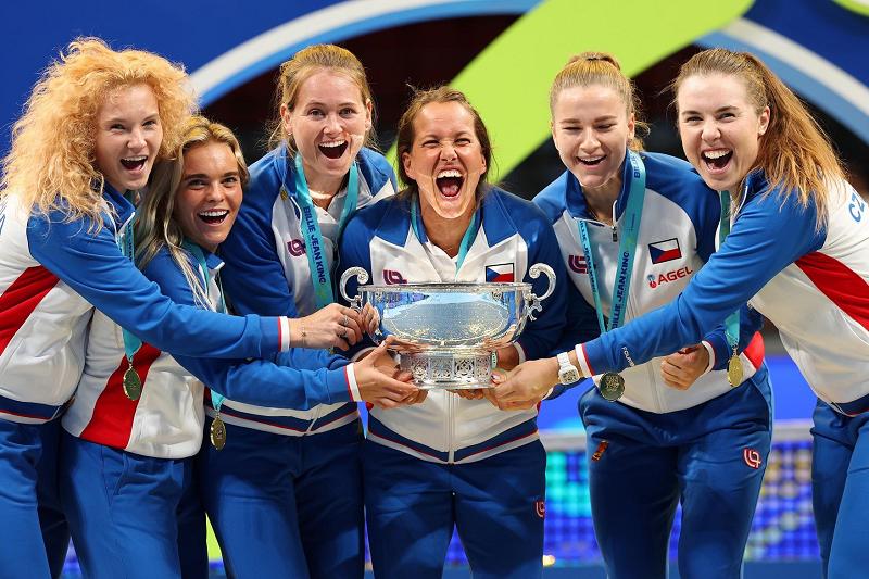 Billie Jean King Cup: Muchova e Noskova regalano il trofeo alla Cechia, batuta 2-0 l'Ucraina