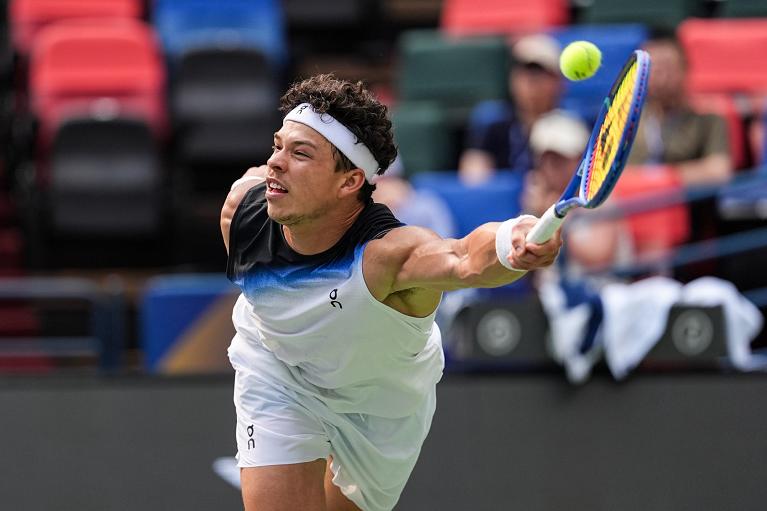 Ben Shelton in un colpo in allungo (Getty Images)