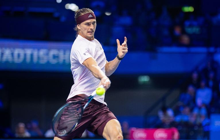 Alexander Zverev in azione col dritto (Getty Images)