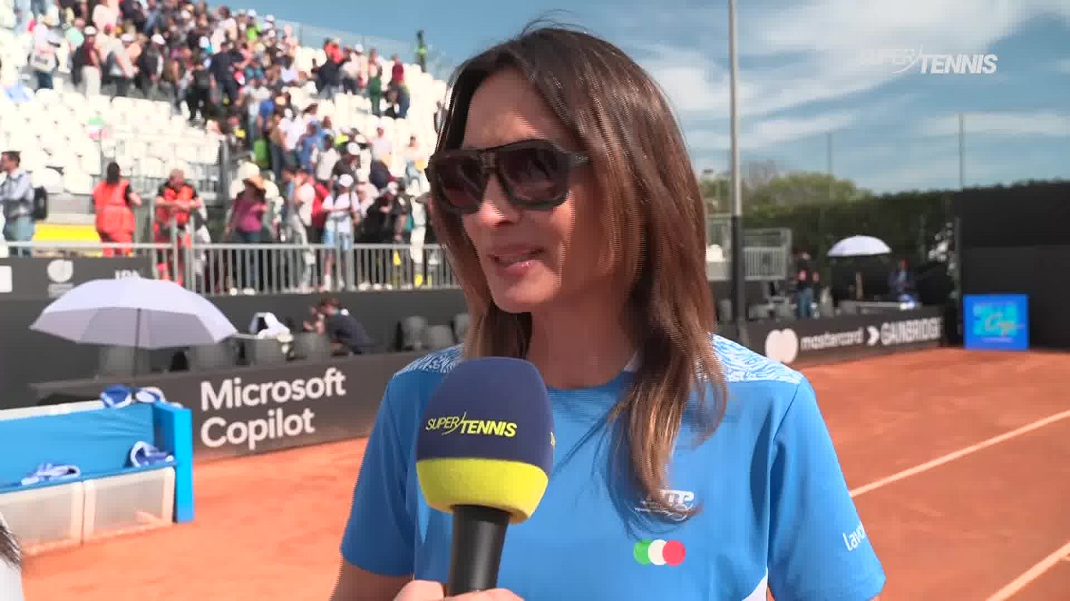 EE0DB6AE-59F3-4EE8-AF98-AB882AFFE345