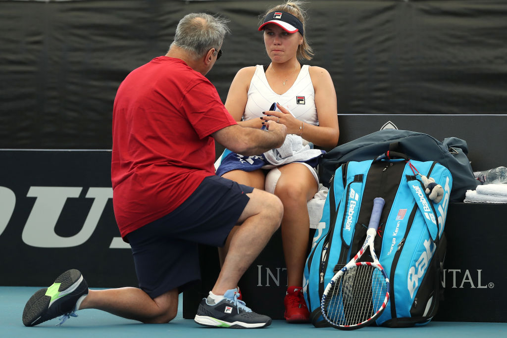 Sofia Kenin con il padre-coach Alexander durante un cambio di campo.