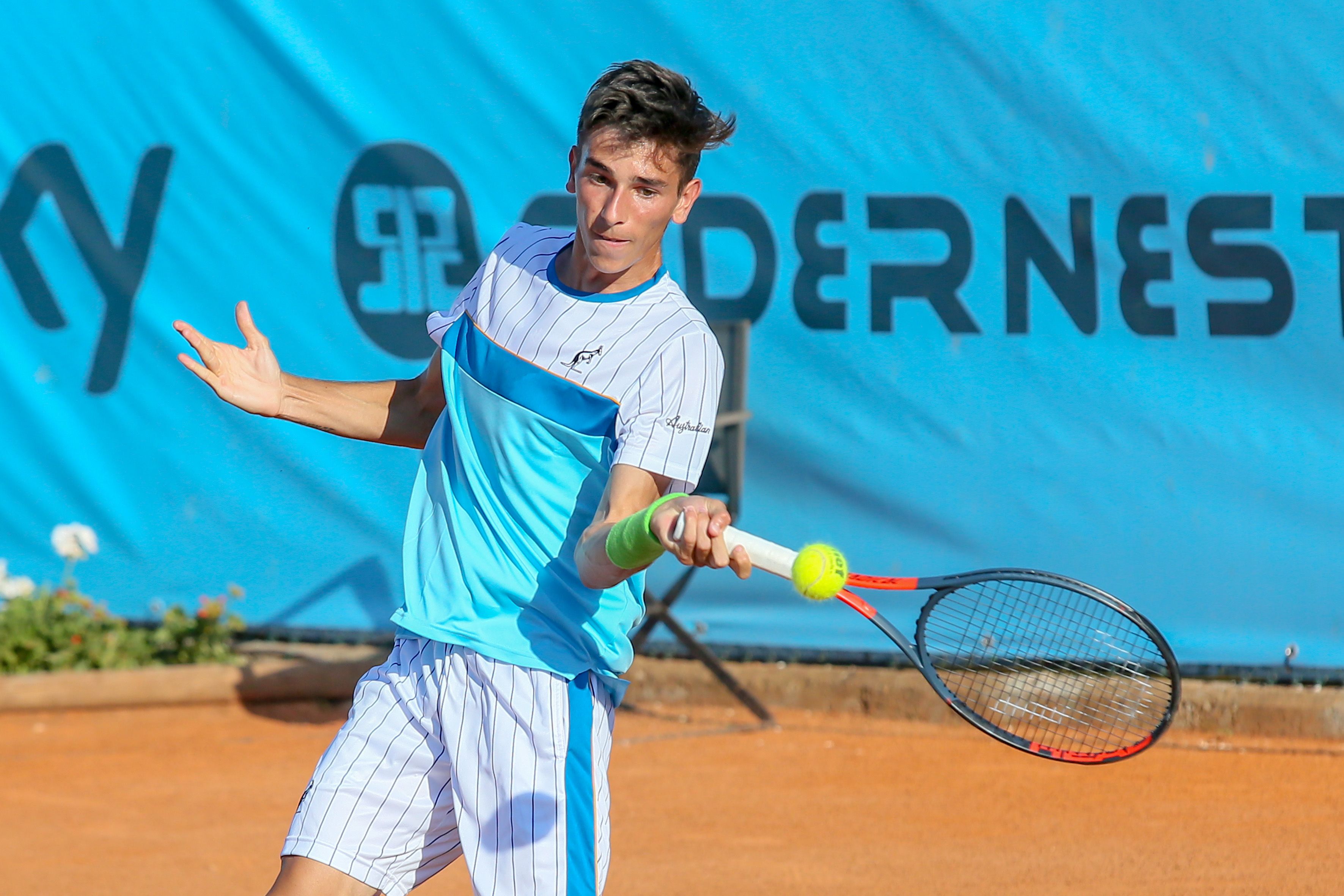 Matteo Gigante gioca con una Head Radical