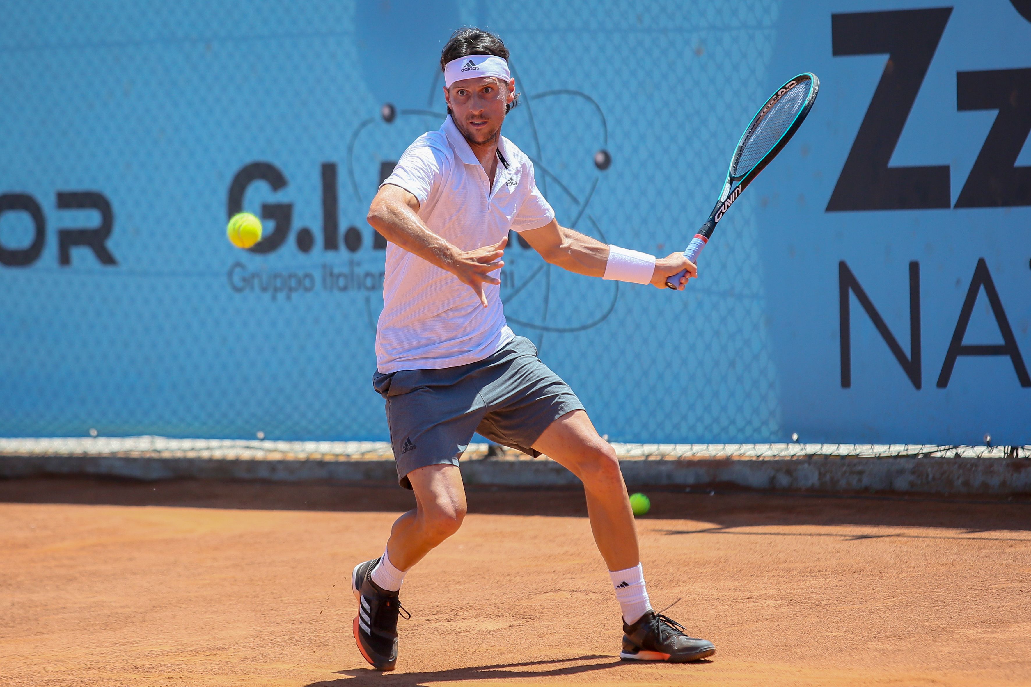 Andrea Arnaboldi 32 anni 282 nel ranking Atp prepara un diritto con la sua Head Gravity