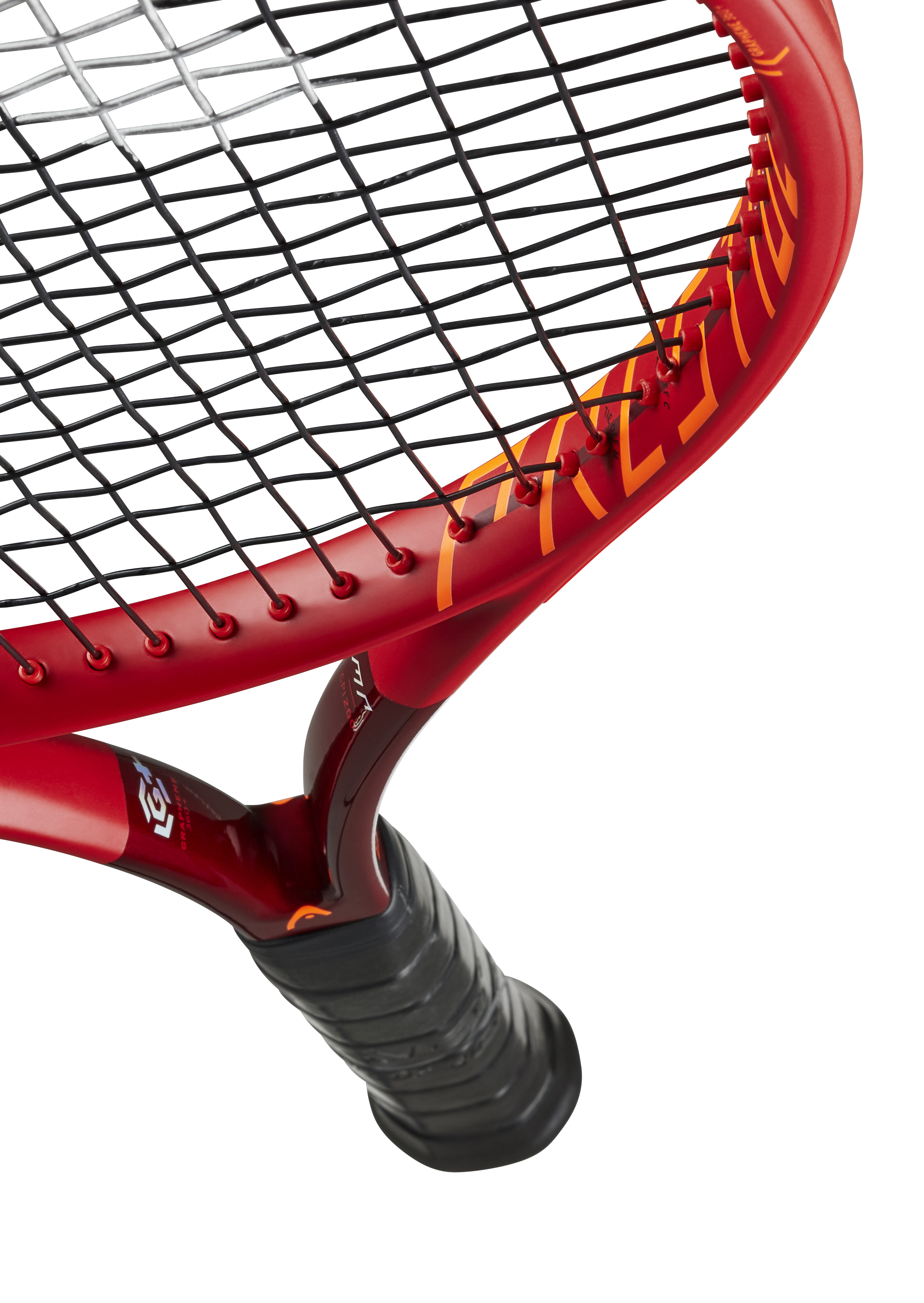 Head ha 'ridato' alle Prestige  quel color “amaranto metallizzato” che la vestì in origine