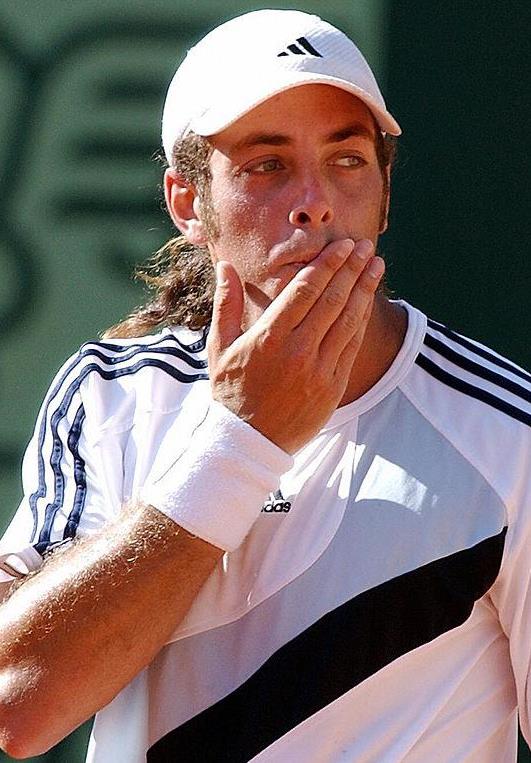 Nicolas Massu, un bacio ai fans