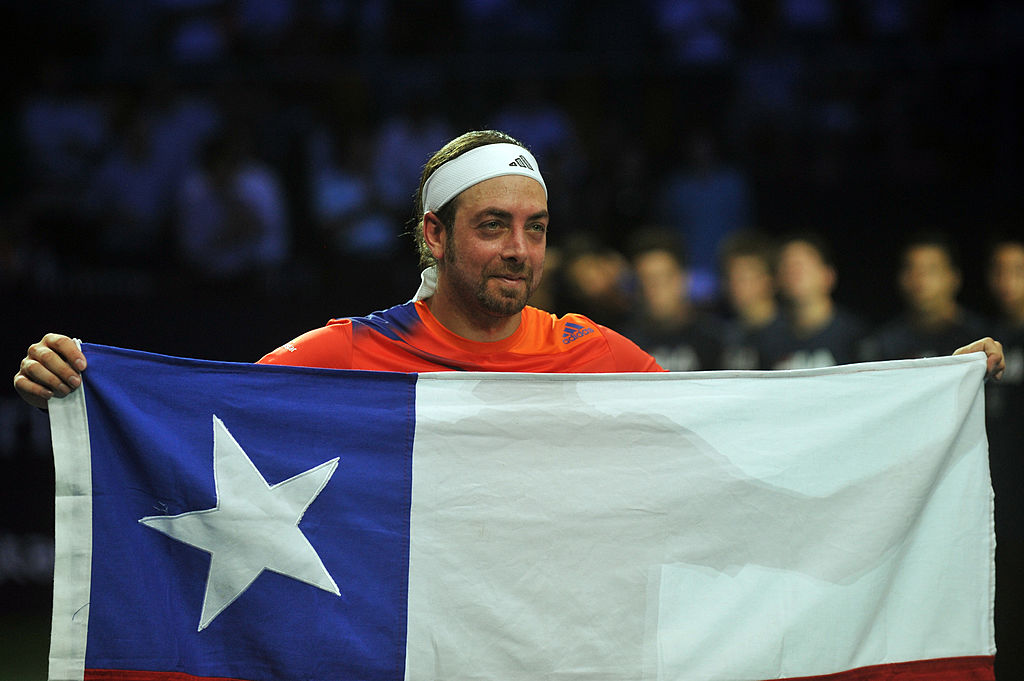Nicolas Massu con la bandiera cilena