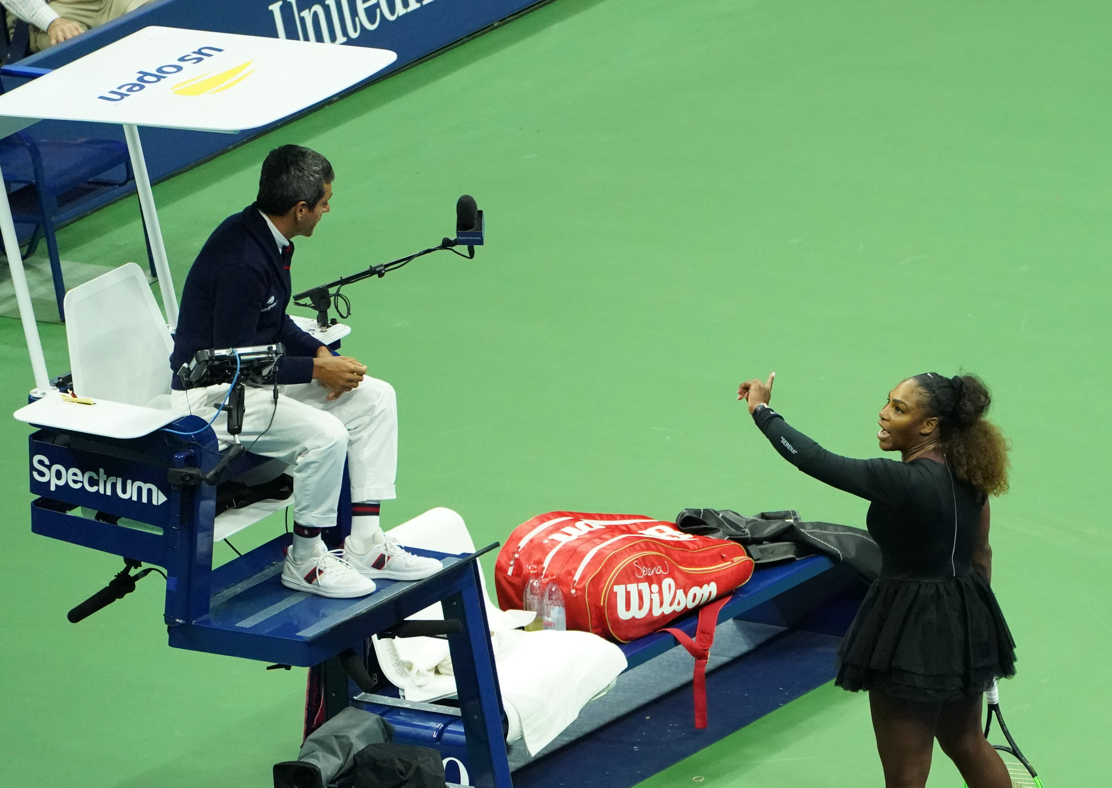 Nel 2018 agli Us Open Serena si infuriò dopo aver subito un warning a causa di un presunto suggerimento di Mouratoglou ricevuto dagli spalti