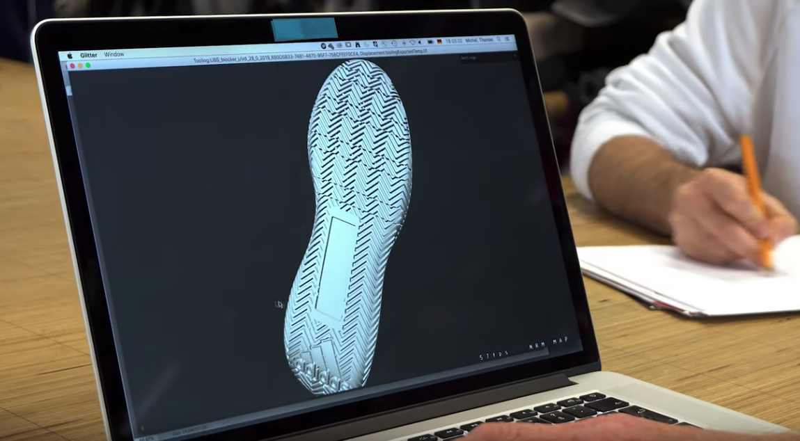 scarpa adidas senza strighe schermo