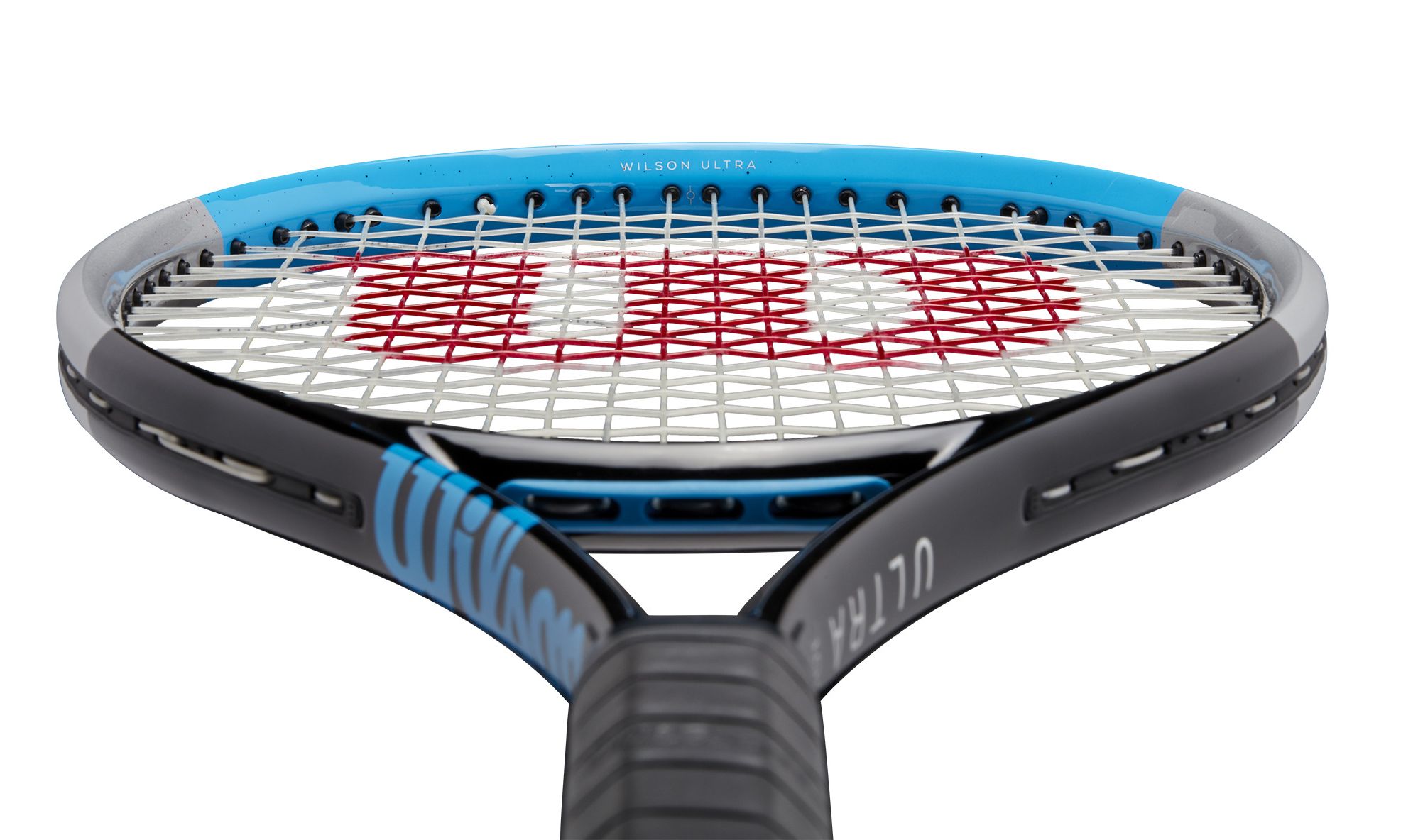 Inoltre c'è la tecnologia PWS Integrated, due piccole masse squadrate che sporgono verso l’interno, a ore 3 e ore 9 dell’ovale, con effetto stabilizzatore all’impatto di palla