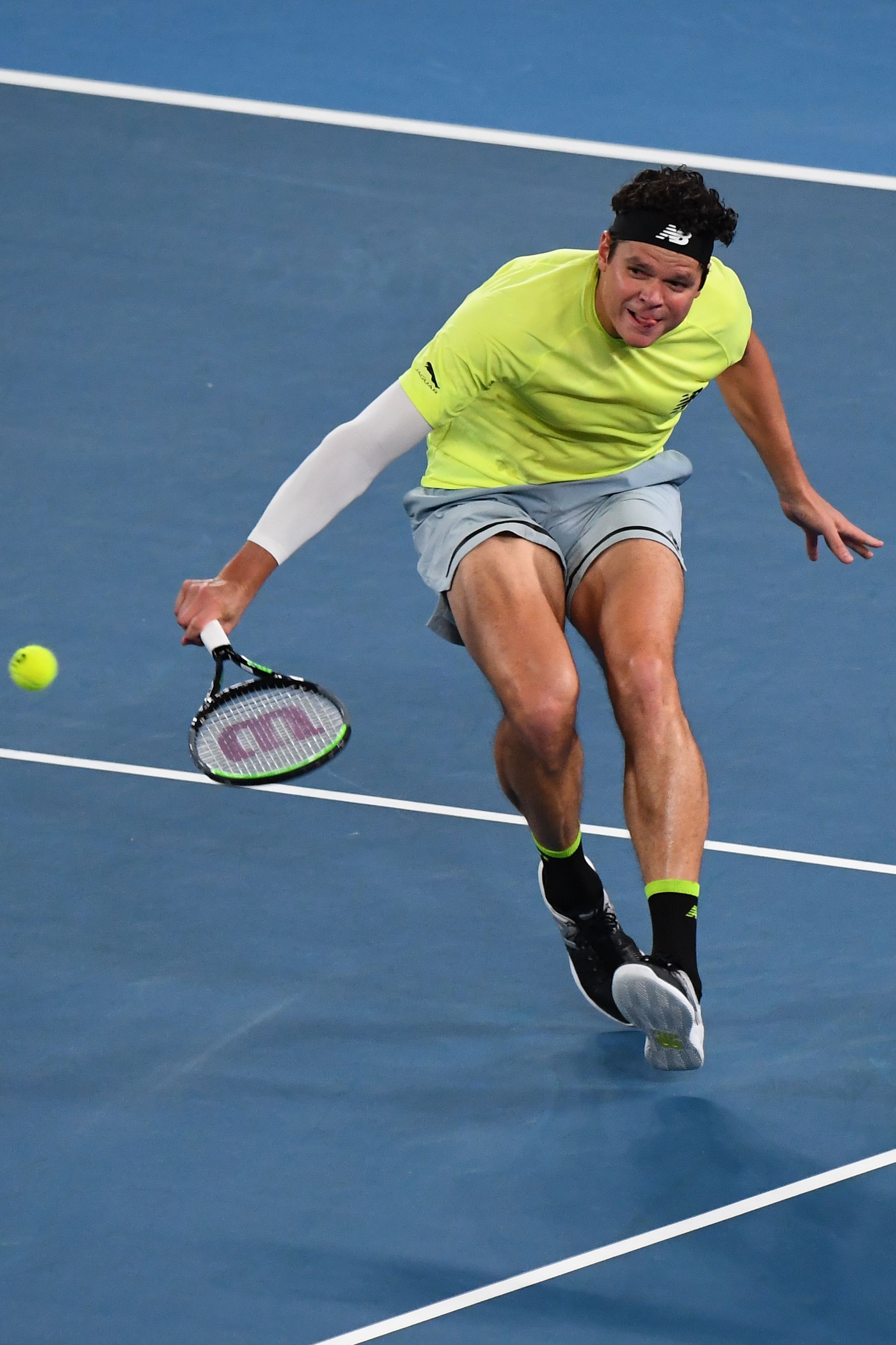 Negli anni ha compiuto progressi notevole negli appoggi prima di colpire di rovescio e in generale nella leggerezza del footwork