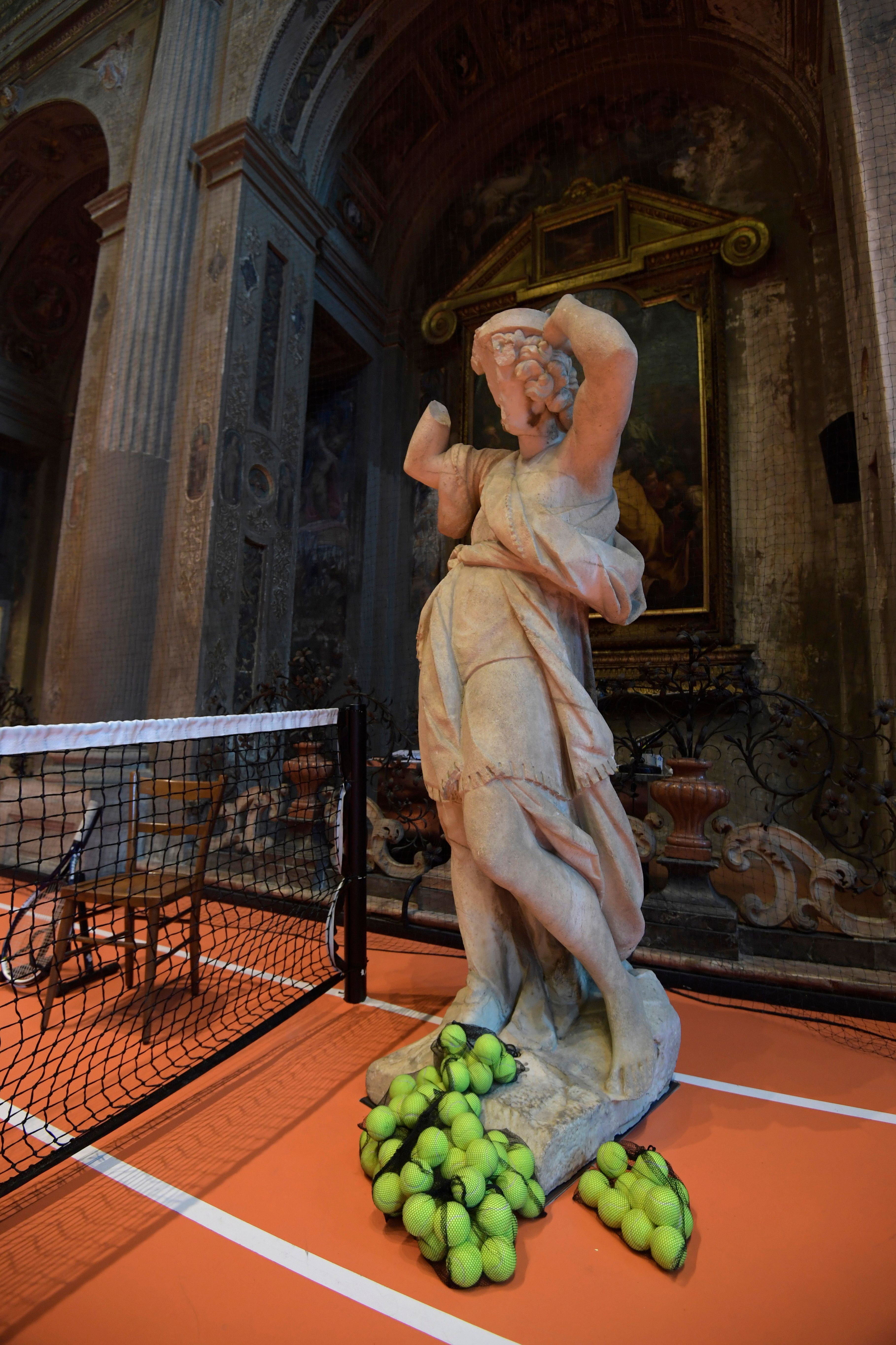 tennis in chiesa
