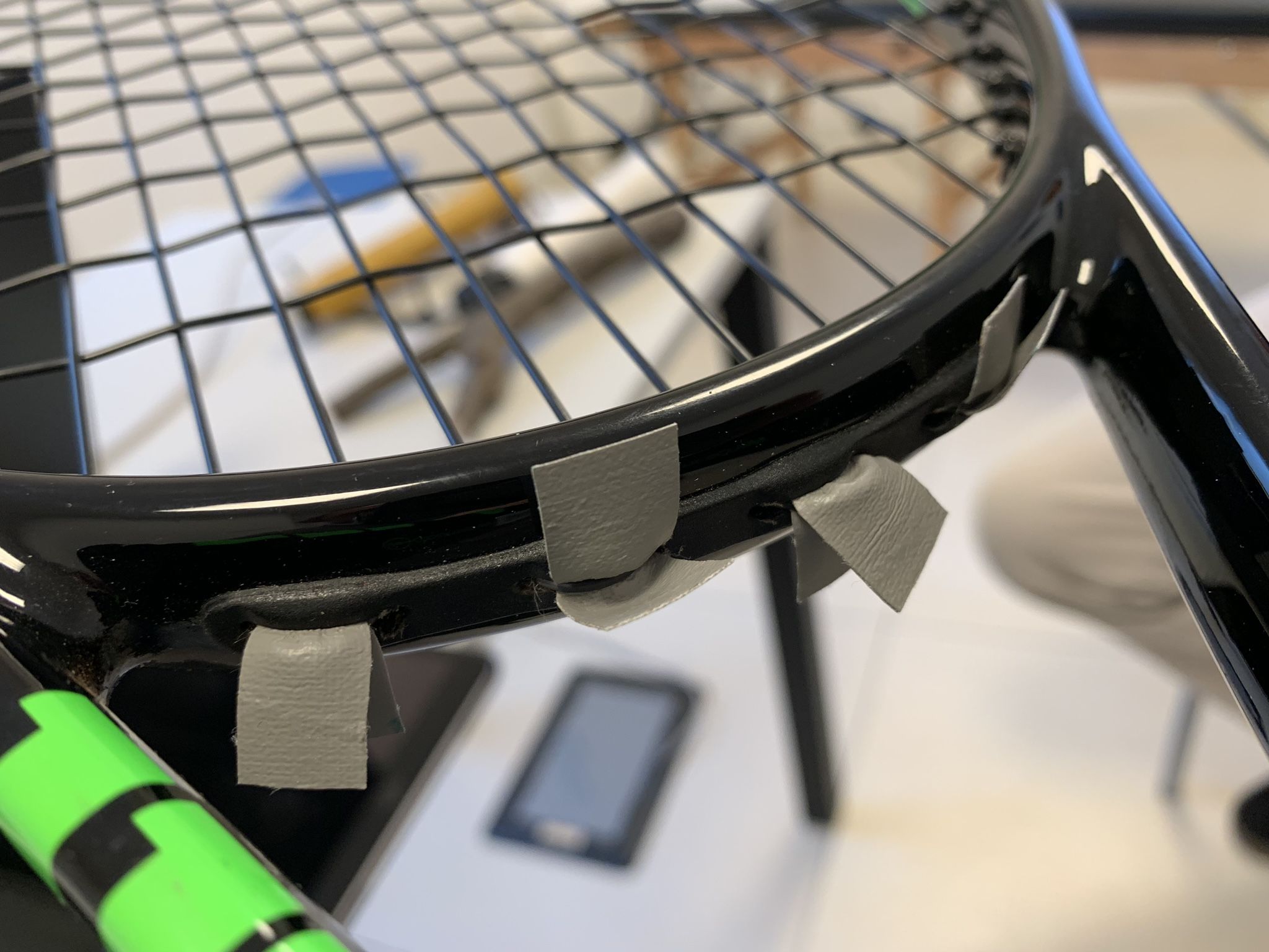 Un dettaglio ravvicinato dell'attrezzo di Raonic