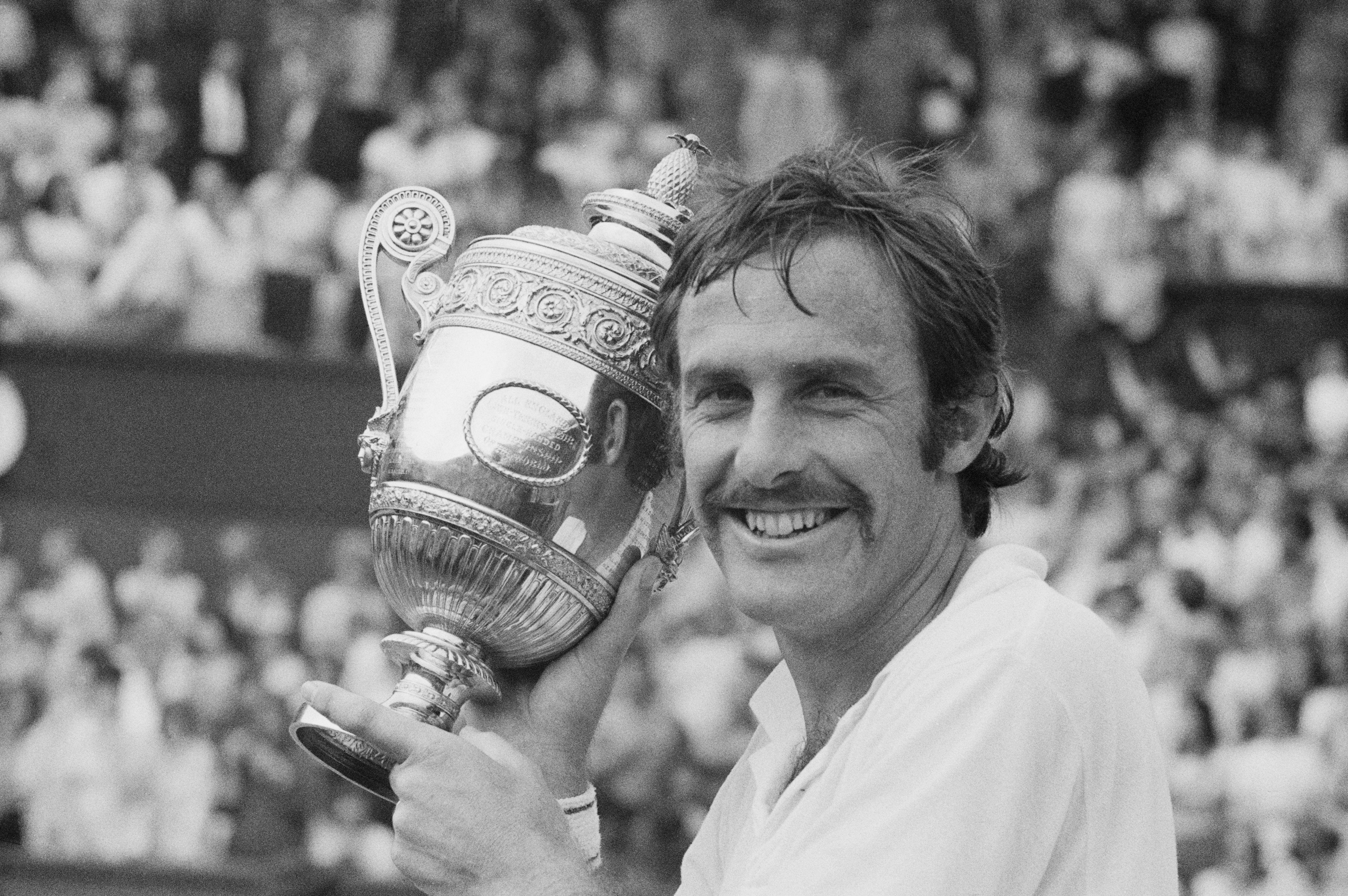 John Newcombe vincitore a Wimbledon nel 1971