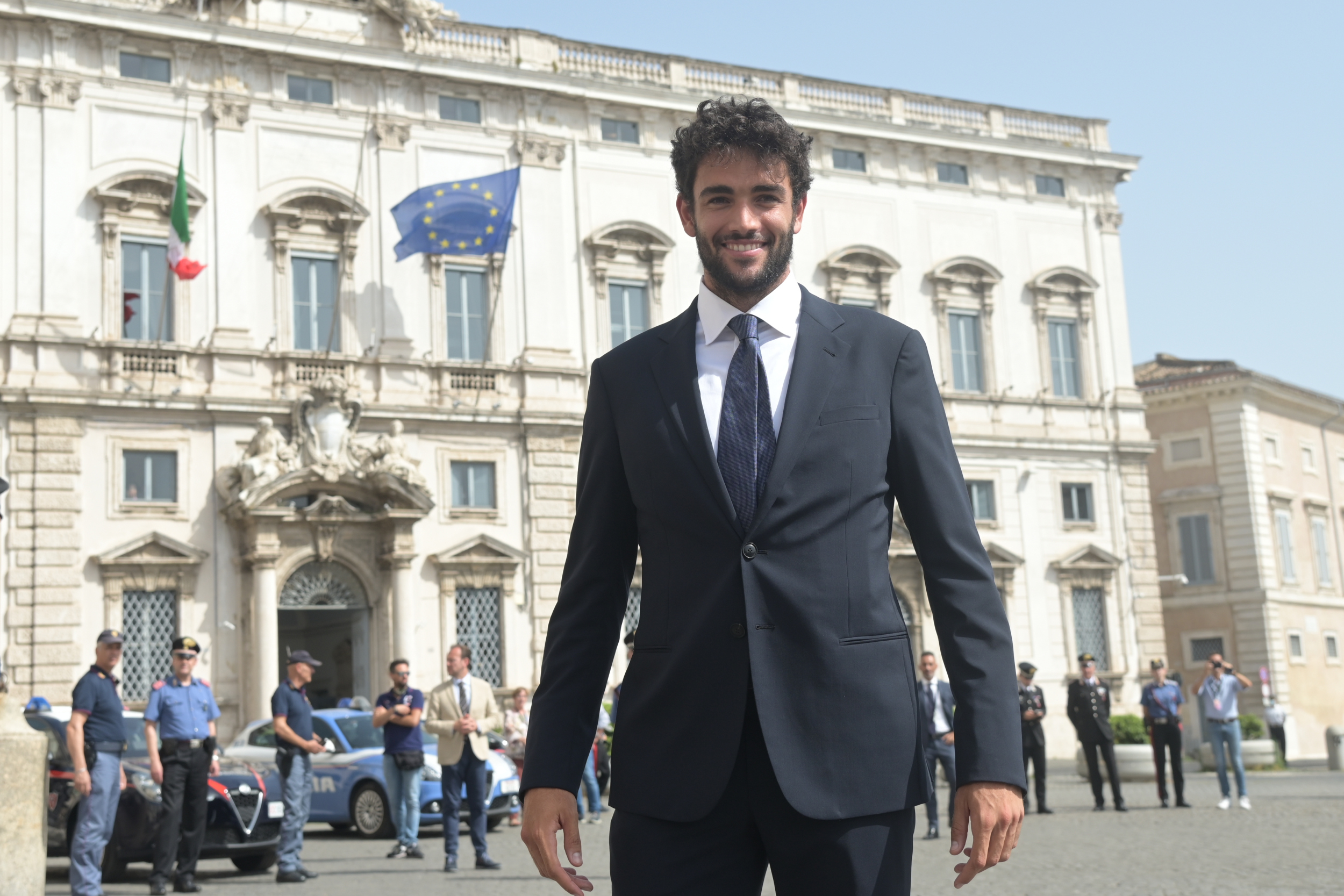 Matteo Berrettini all'esterno del Quirinale