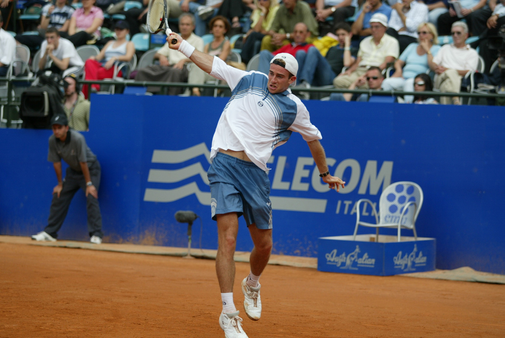 Il rovescio di Filippo Volandri (Foto FITP)