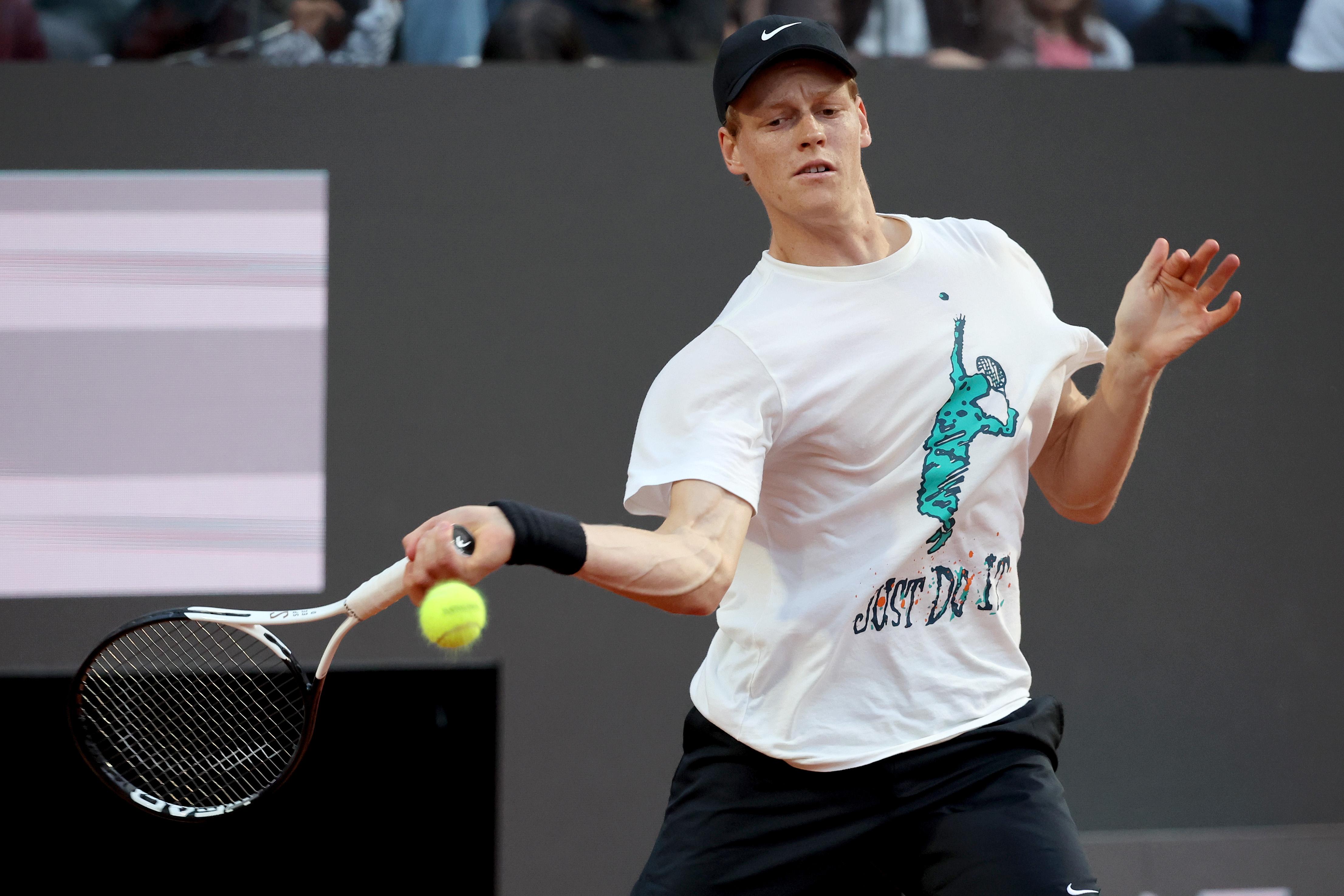 Jannik Sinner, il primo allenamento