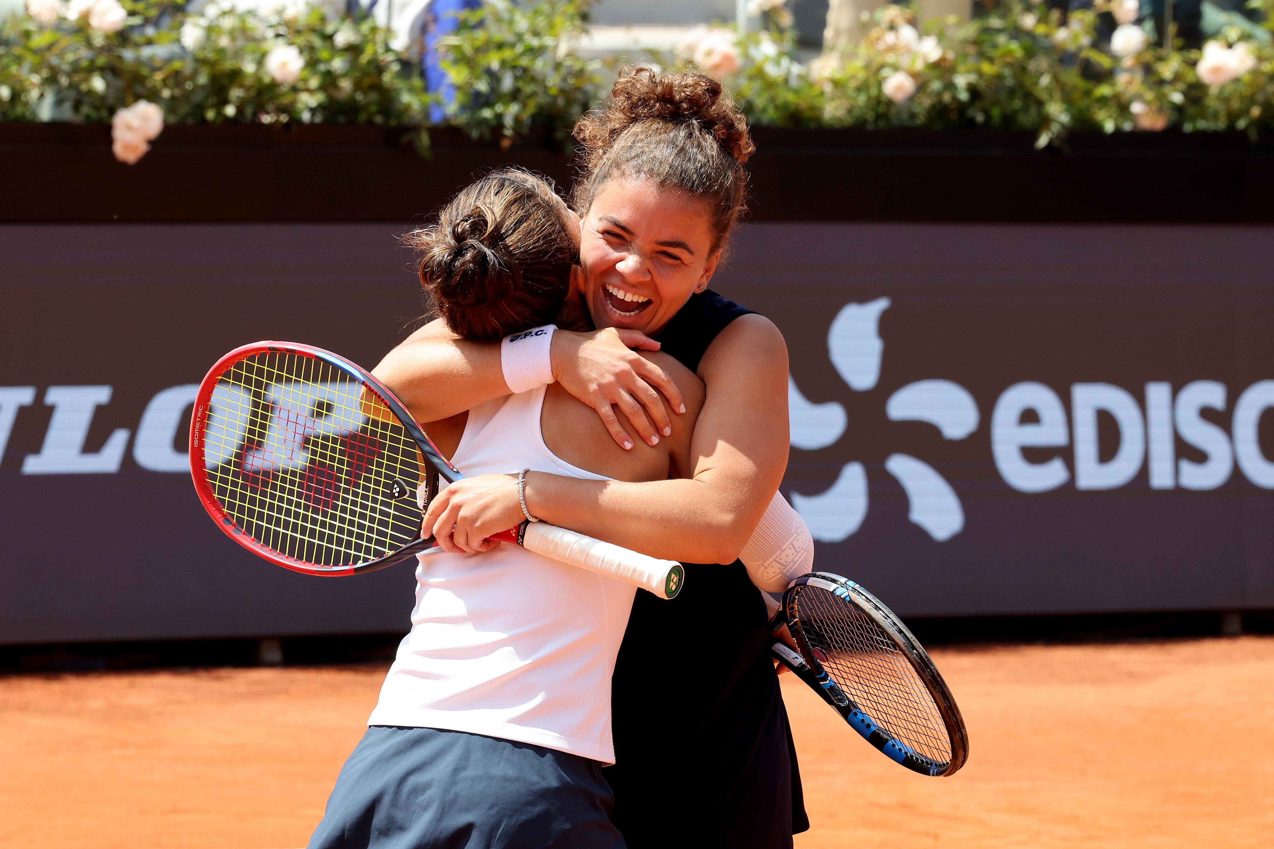 La festa di Sara e Jasmine: due settimane indimenticabili