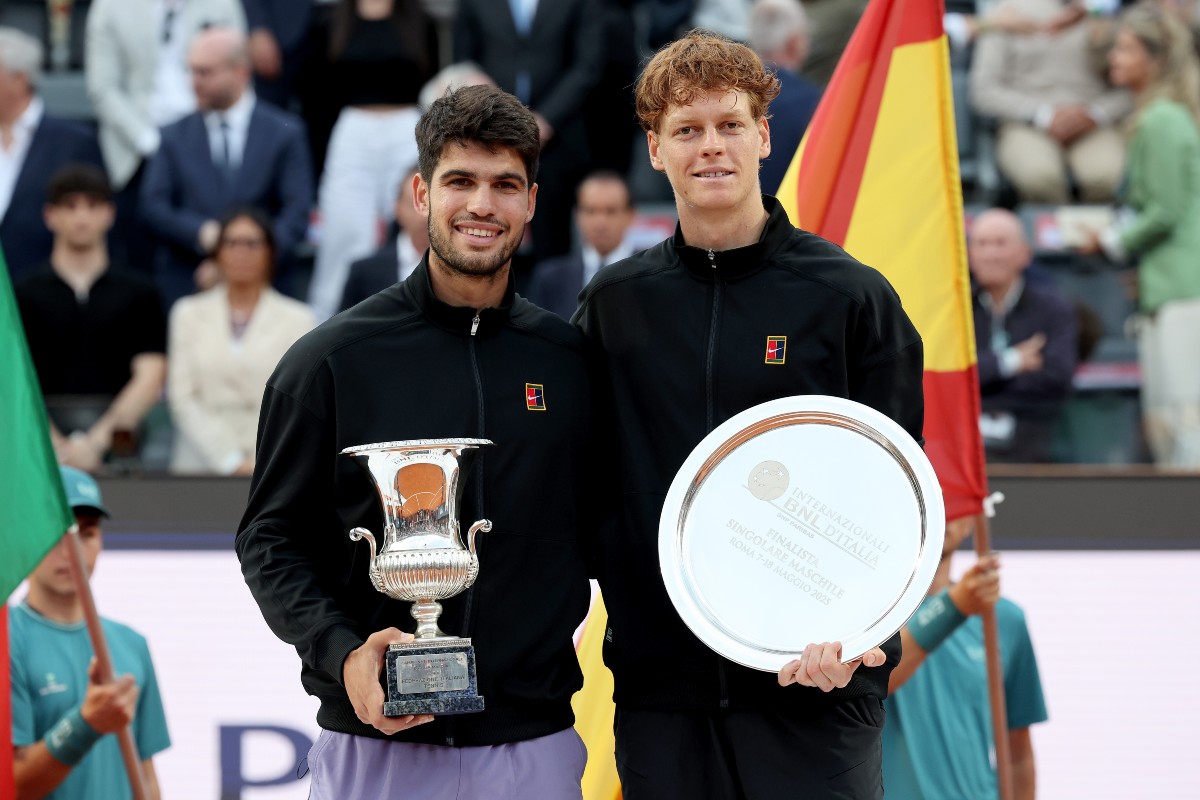 Carlos Alcaraz e Jannik Sinner alla premiazione degli Internazionali BNL d'Italia 2025 (Foto FITP)