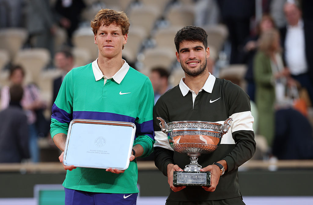 Sinner e Alcaraz alla premiazione del Roland Garros 2025 (Getty Images)