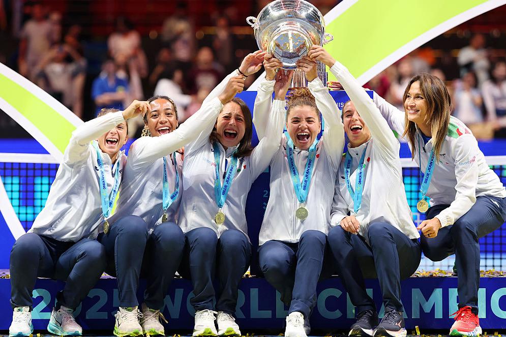 Il bis delle azzurre in BJK Cup sulle prime pagine