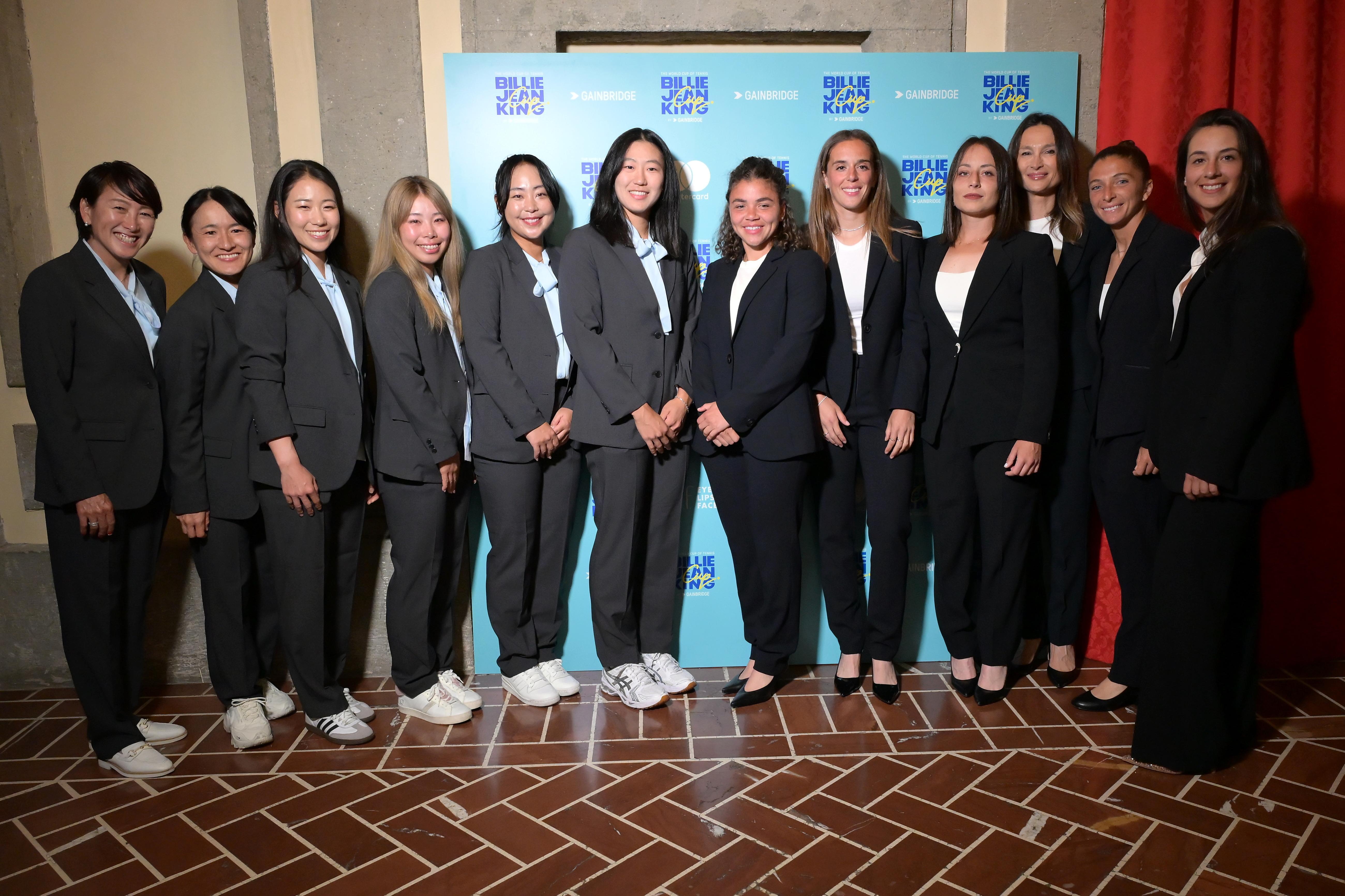 Billie Jean King Cup, si alza il sipario su Italia-Giappone: le foto della cena di gala
