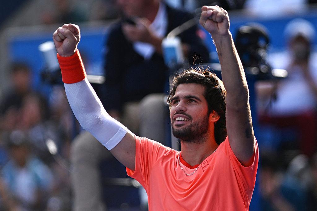 Arnaldi lotta, Alcaraz vince