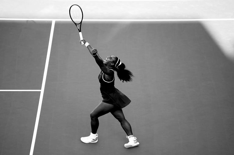 Serena Williams, l'esultanza in bianco e nero dopo la vittoria ad Auckland
