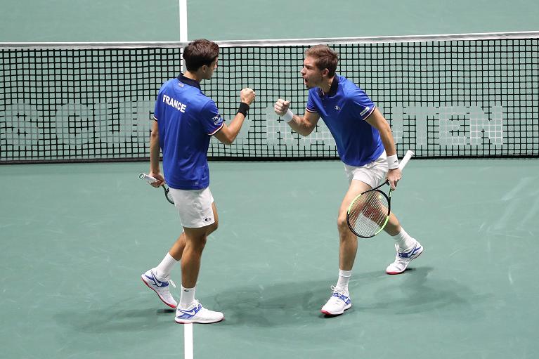 Nicolas Mahut, a destra, con Pierre-Hugues Herbert alle Davis Cup Finals 2019 di Madrid