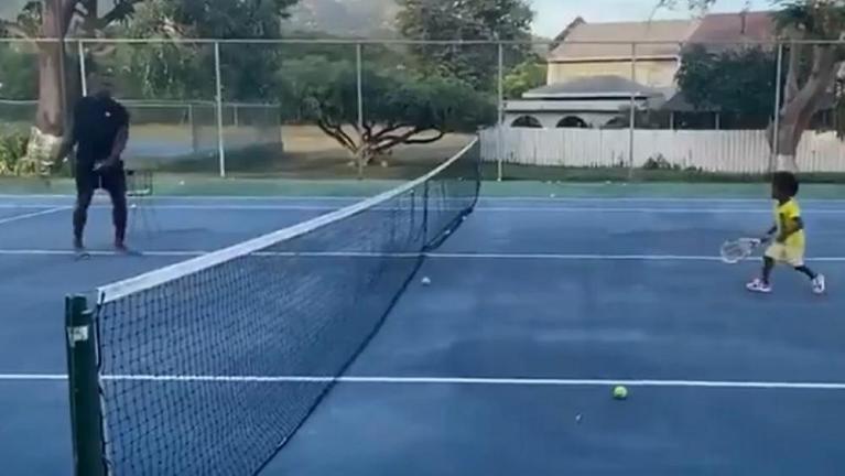 Usain Bolt si dà al tennis con il nipote