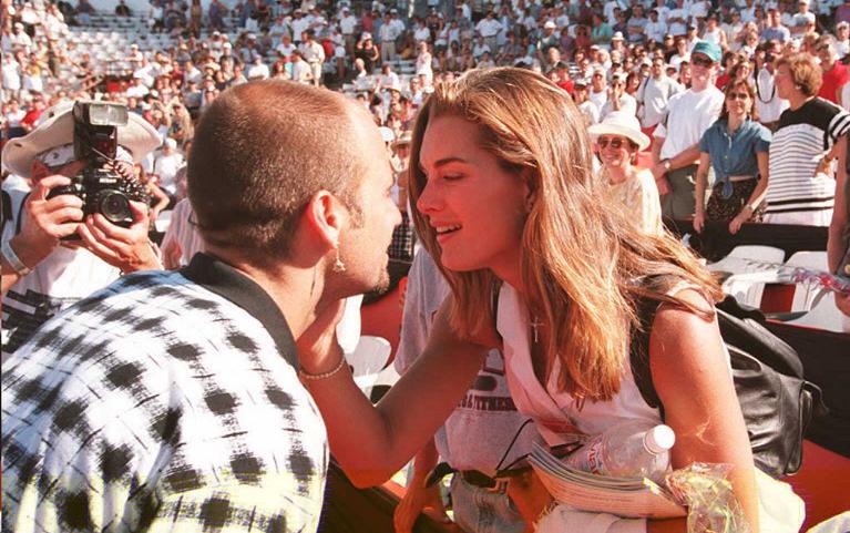 Brooke Shields e Andre Agassi dopo la vittoria del torneo di Montreal nel 1995