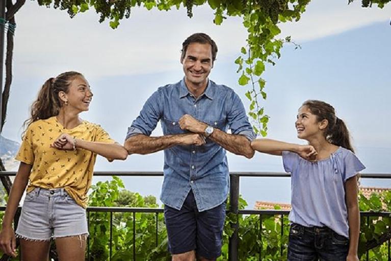 Federer con Carola e Vittoria a Finale Ligure