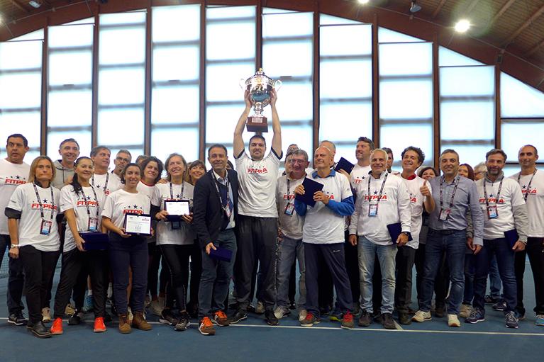 Il gruppo dei partecipanti e dei vincitori delle Epic Finals del circuito Fitpra