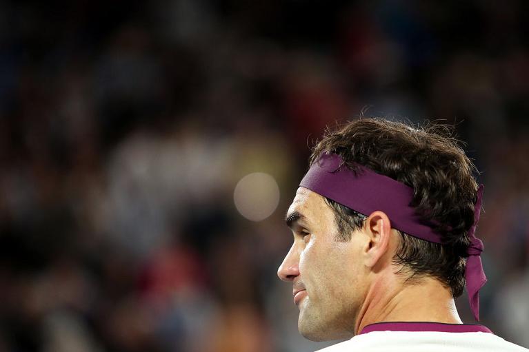 Roger Federer raggiunge il 15mo quarto di finale all'Australian Open