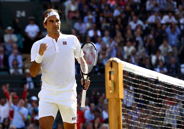 Roger Federer nel tie-break della finale di Wimbledon 2019