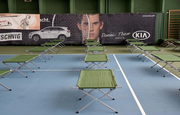 Un campo da tennis coperto destinato a ospedale da campo a Klagenfurt