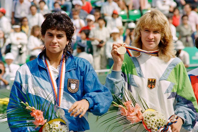 Gabriela Sabatini e Steffi Graf sul podio delle Olimpiadi di Seul 1988