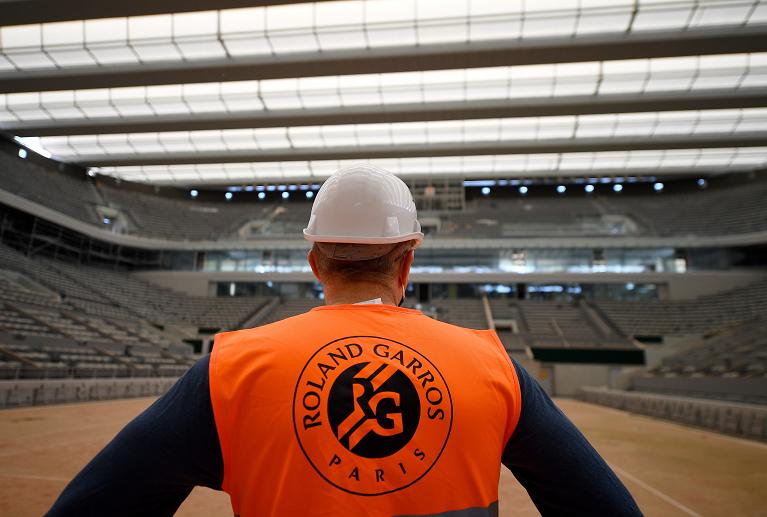 Lo stadio Philippe Chatrier a Parigi con il nuovo tetto apribile già pronto a maggio