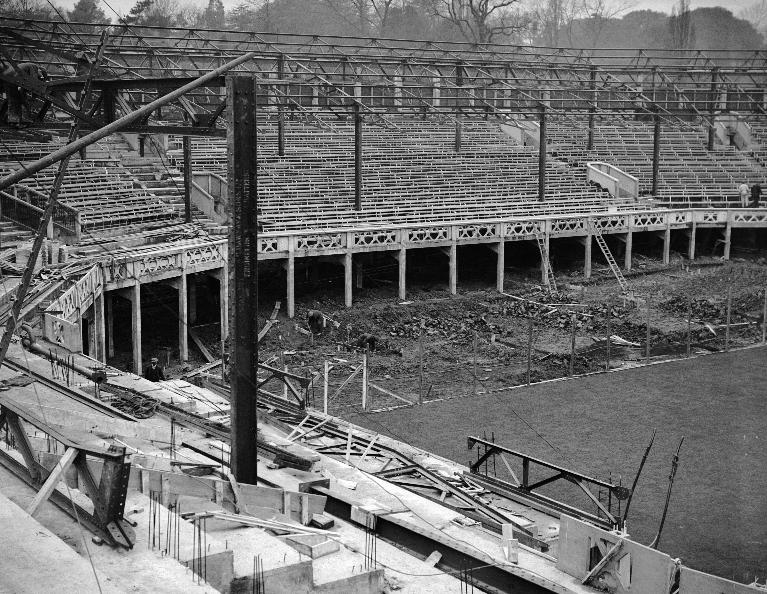 Il nuovo centre Court di Wimbledon in costruzione nell'aprile del 1922