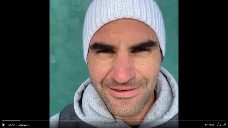 Federer col cappello di lana