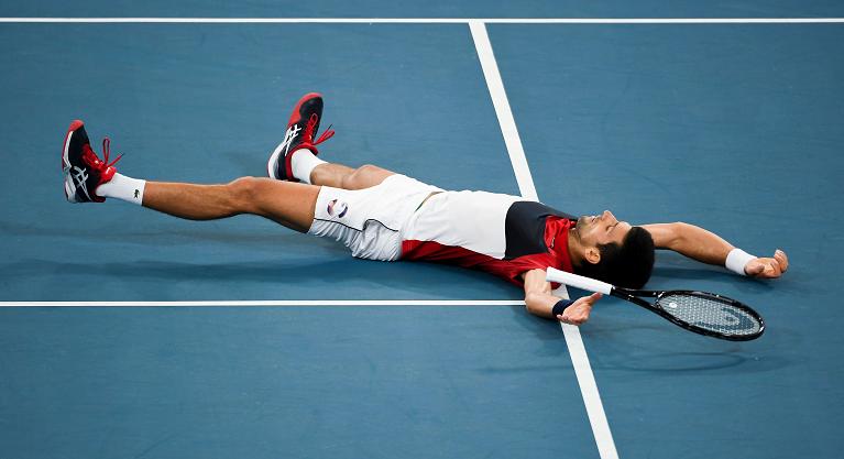 Novak Djokovic sha battuto Daniil Medvedev 6-1 5-7 6-4 dopo una battaglia durata due ore e 47 minuti
