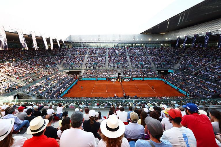 Wir sehen uns 2022, Mai – Alcaraz unterschreibt für Madrid, Nole erobert das Forum zurück Wir sehen uns 2022, Mai – Alcaraz unterschreibt für Madrid, Nole erobert das Forum zurück